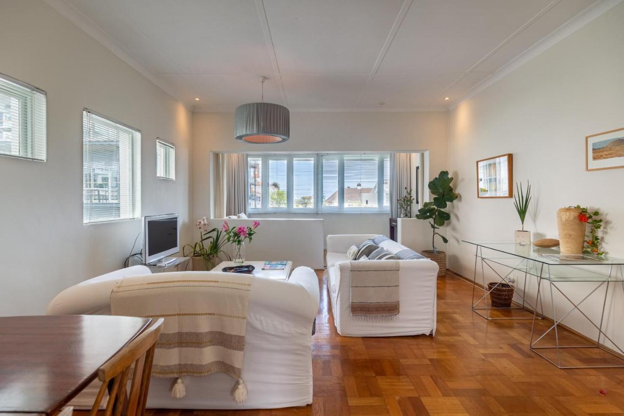 Portswood Mews - Chic White Studio Apartment Green Point Ciudad del Cabo Exterior foto